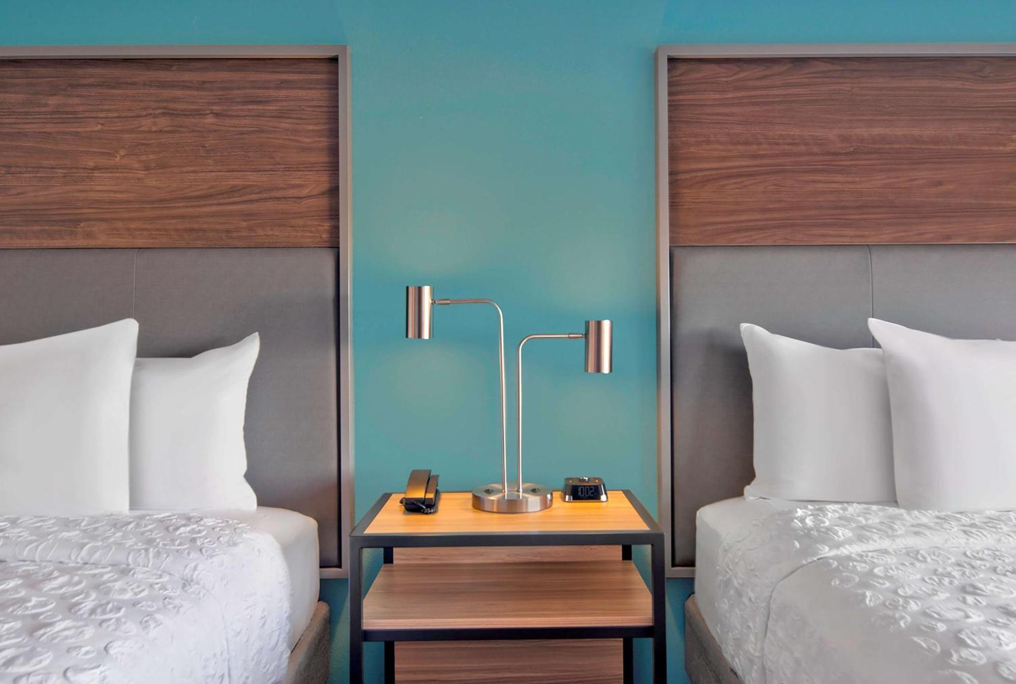 Tru By Hilton Ashburn One Loudoun, Va Hotel Екстериор снимка